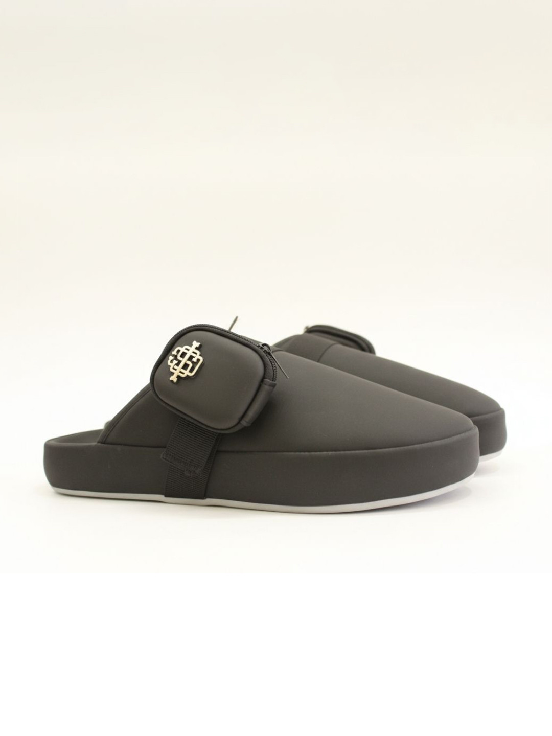 ITALIAN SHOES CO Patterned Outsole Sliders