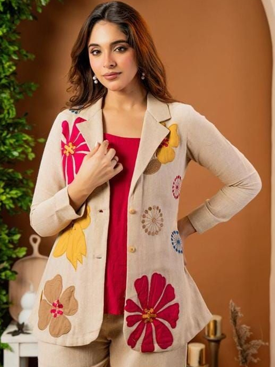 Ramyka Strapless Neck Linen Top With Trousers With Blazer