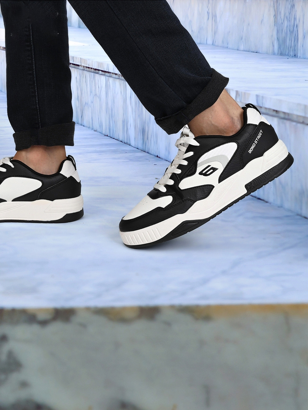 Bond Street Men Colourblocked Round Toe Lace Ups Sneakers