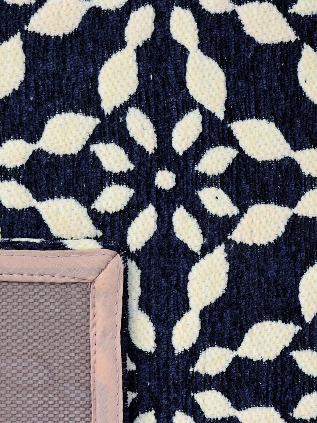 Ariana Blue & White Patterned 1780 GSM Cotton Anti-Skid Bath Rugs