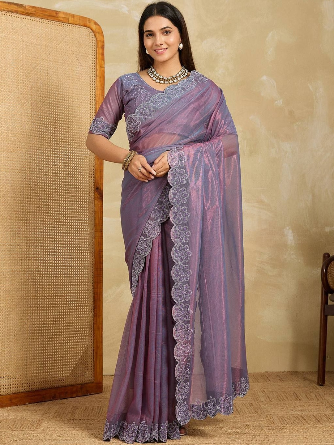 VenderVilla Floral Beads and Stones Supernet Saree
