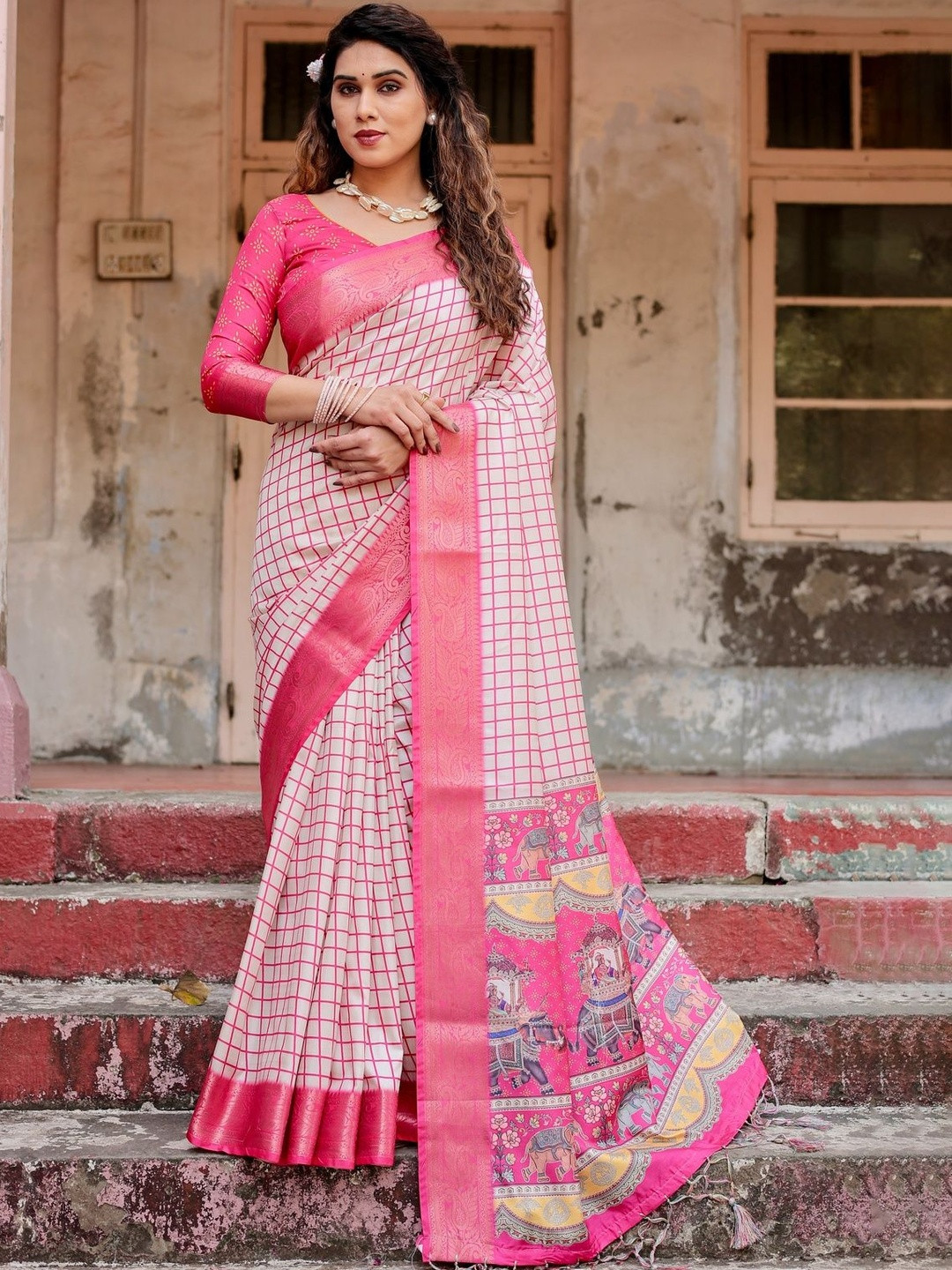 ALMAARI FASHION Checked Tussar Silk Banarasi Saree
