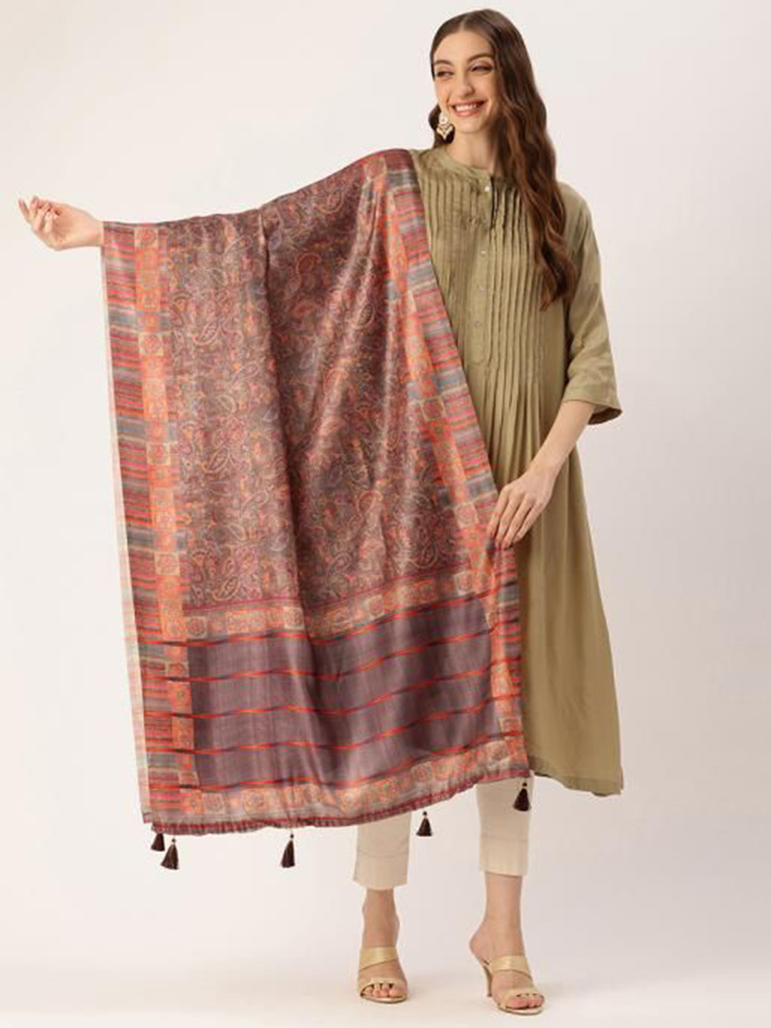 HAYA Paisley Printed Dupatta