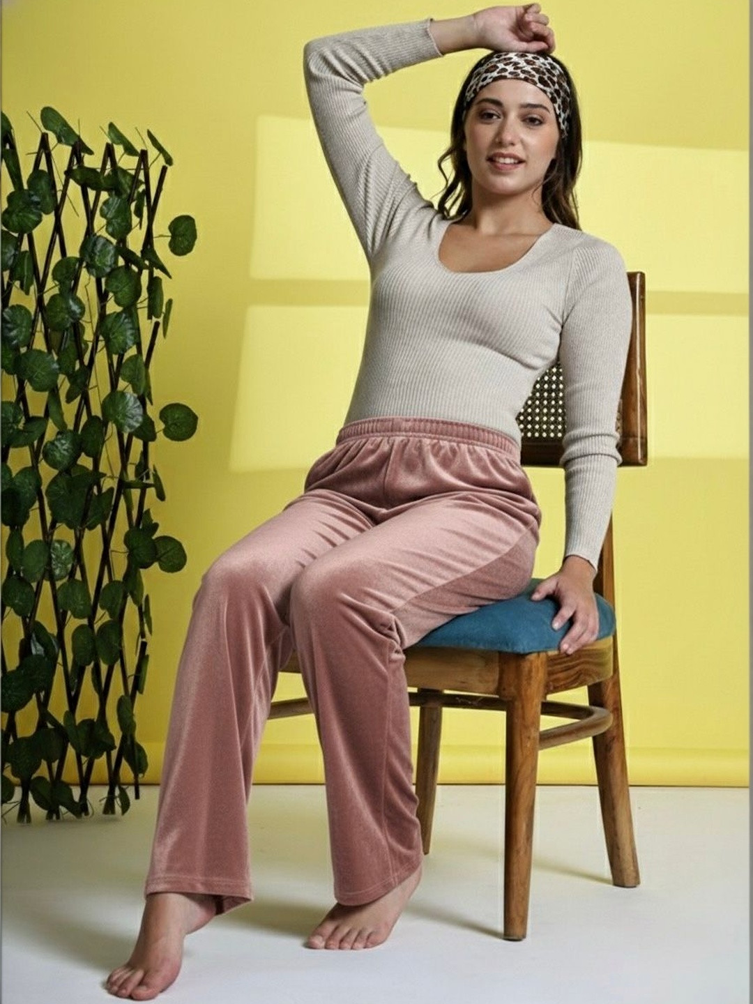 TAG 7 Women Velvet Mid-Rise Straight Lounge Pants