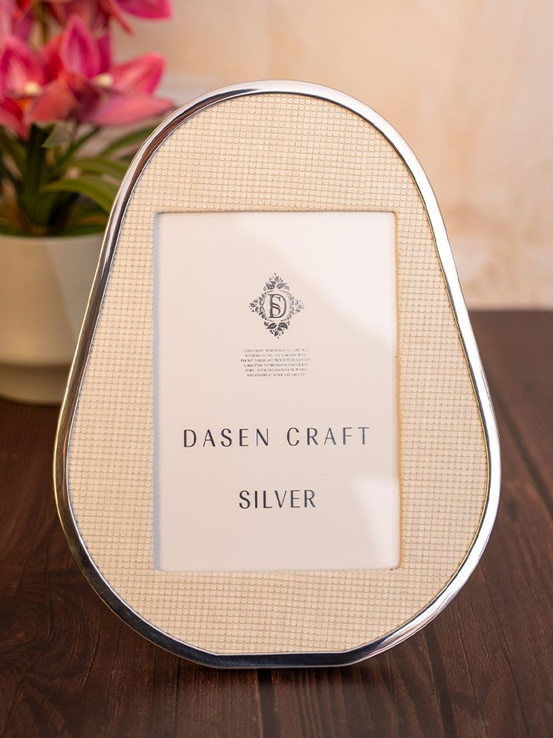 AARVI DECOR STUDIO Cream-Coloured 1 Pieces Metal Table Photo Frames