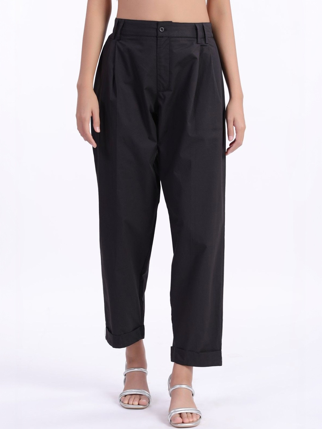 MUUN Women Relaxed Pleated Trousers