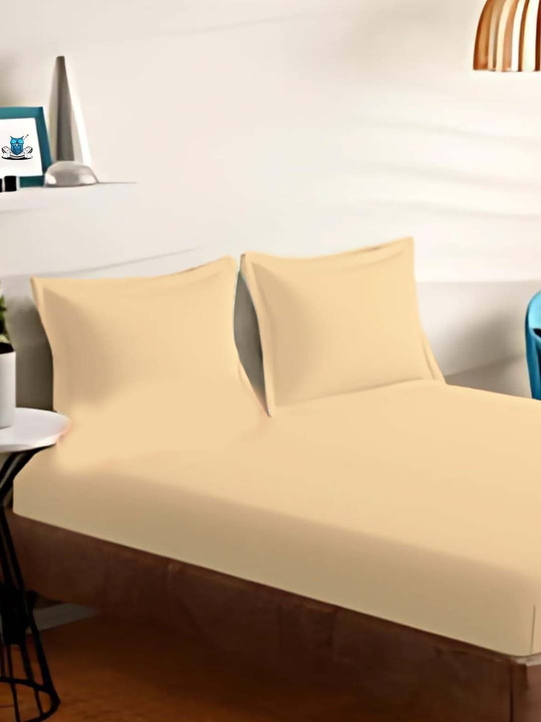 Sleeping Owls Cream-Coloured 210 TC King Bedsheet with 2 Pillow Covers