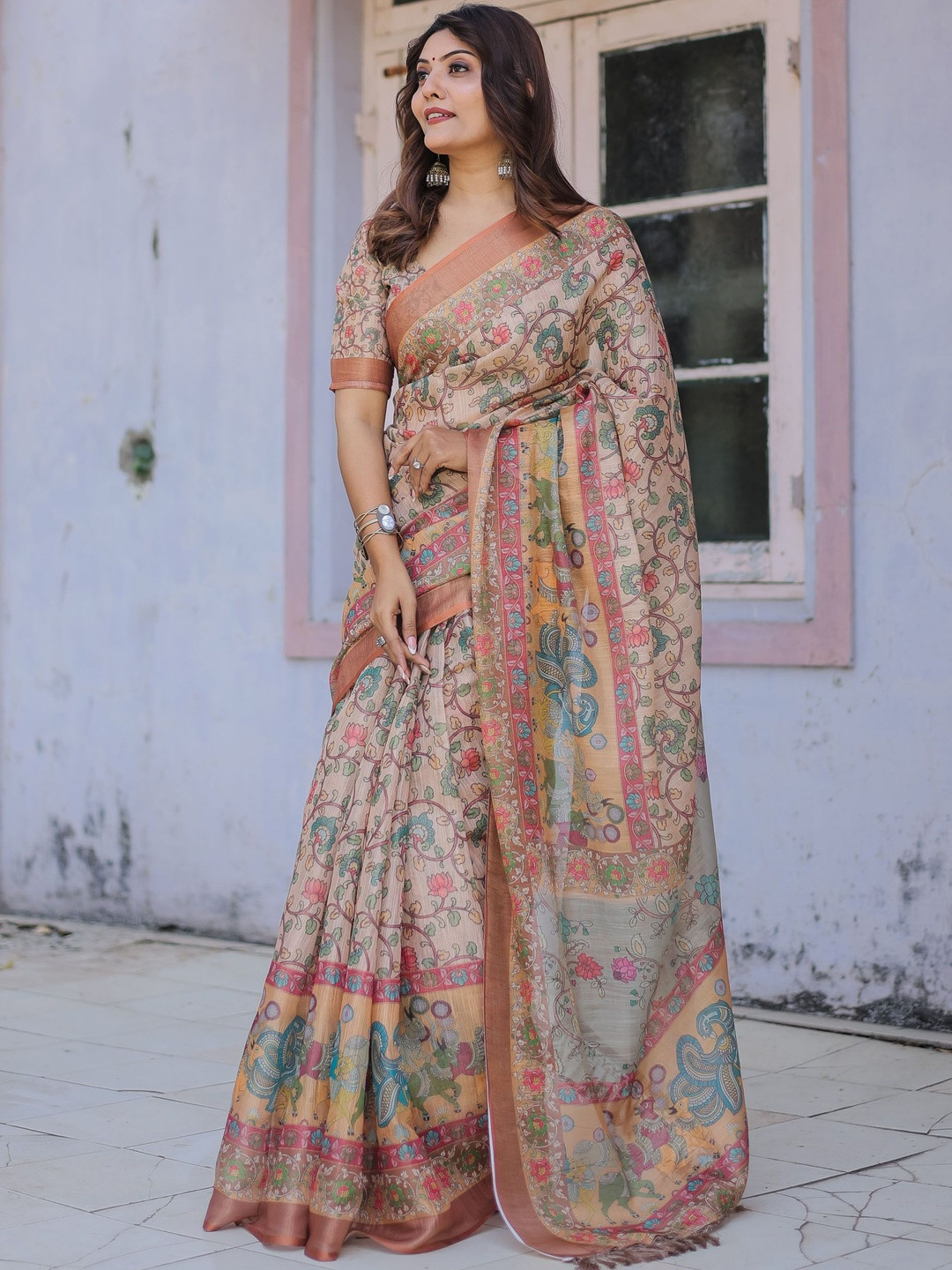 SHREEMALL Floral Printed Zari Saree With Blouse Piece