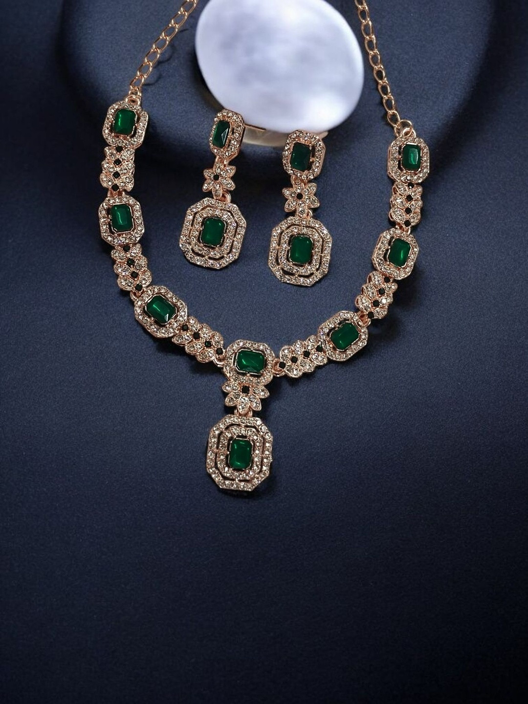 Women Click Artificial Stone-Studded Jewellery Set