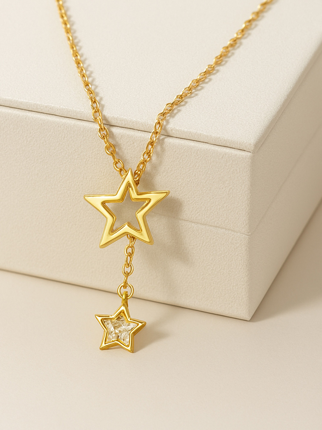 Just Lil Things Gold-Plated Artificial Stones Studded Five-Pointed Star Minimal Chain