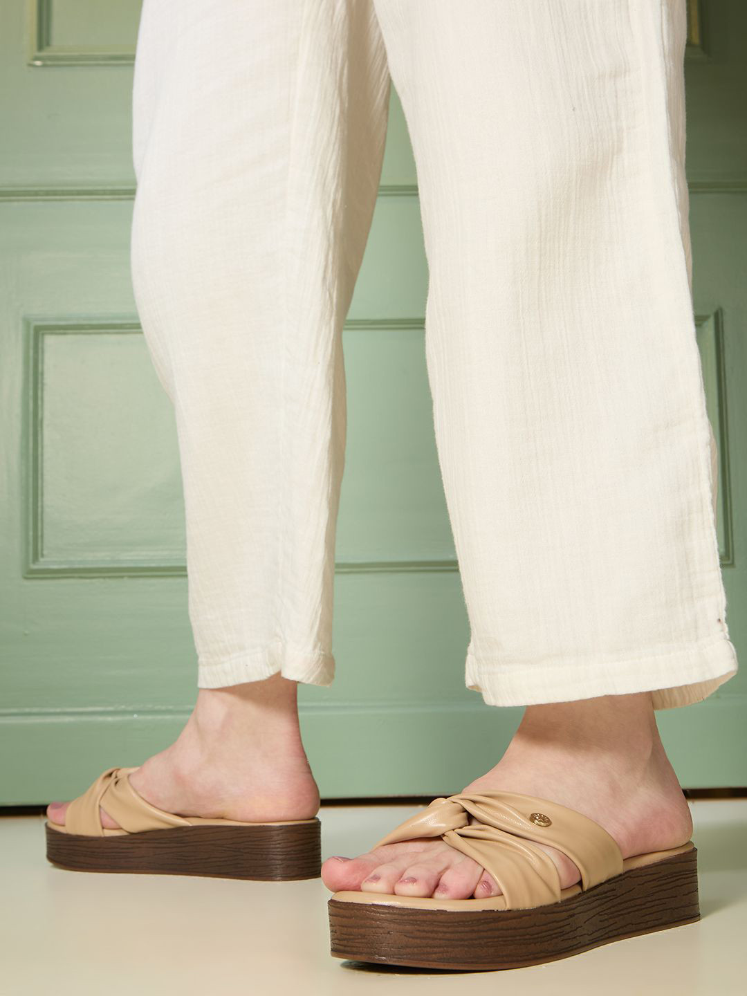 Inc 5 Women Solid Open Toe Flat Comfort Sandals