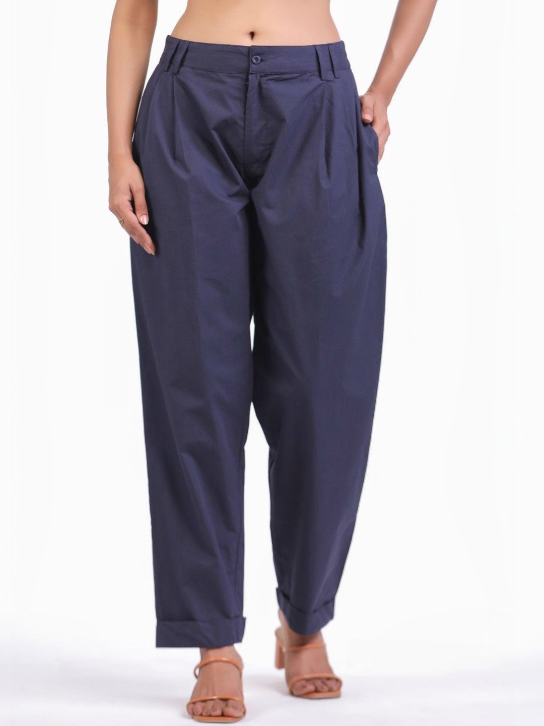 MUUN Women Relaxed Pleated Trousers