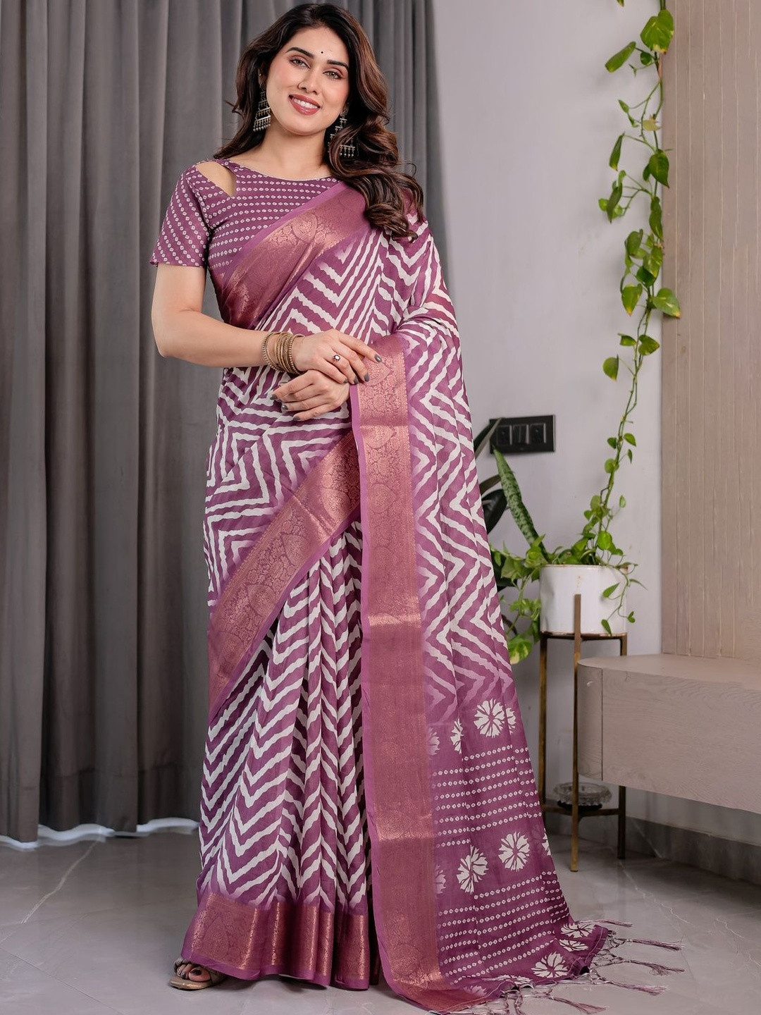 ALMAARI FASHION Geometric Printed Lightweight Pure Cotton Banarasi Saree