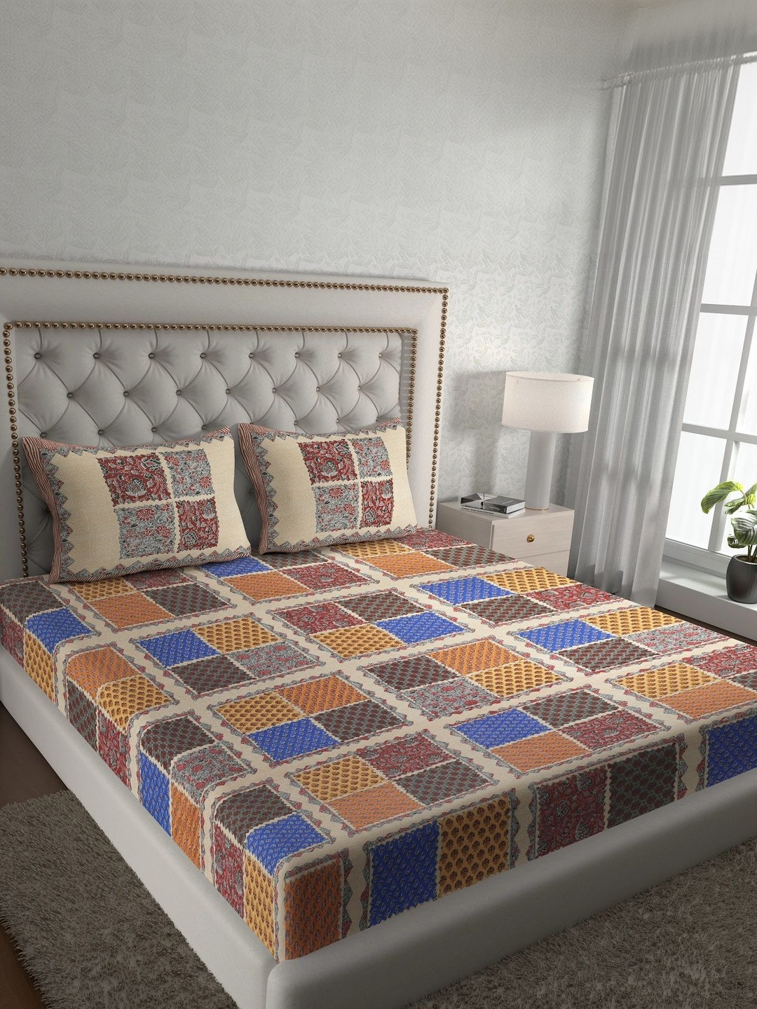 MILAAV Cream-Coloured Geometric 144 TC King Bedsheet with 2 Pillow Covers