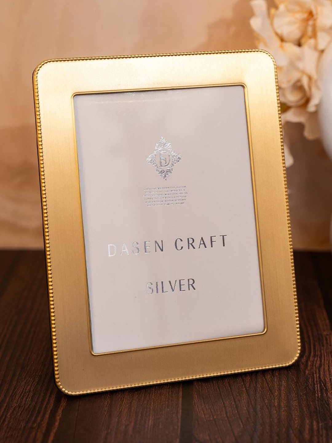 AARVI DECOR STUDIO Gold-Toned 1 Pieces Metal Table Photo Frames