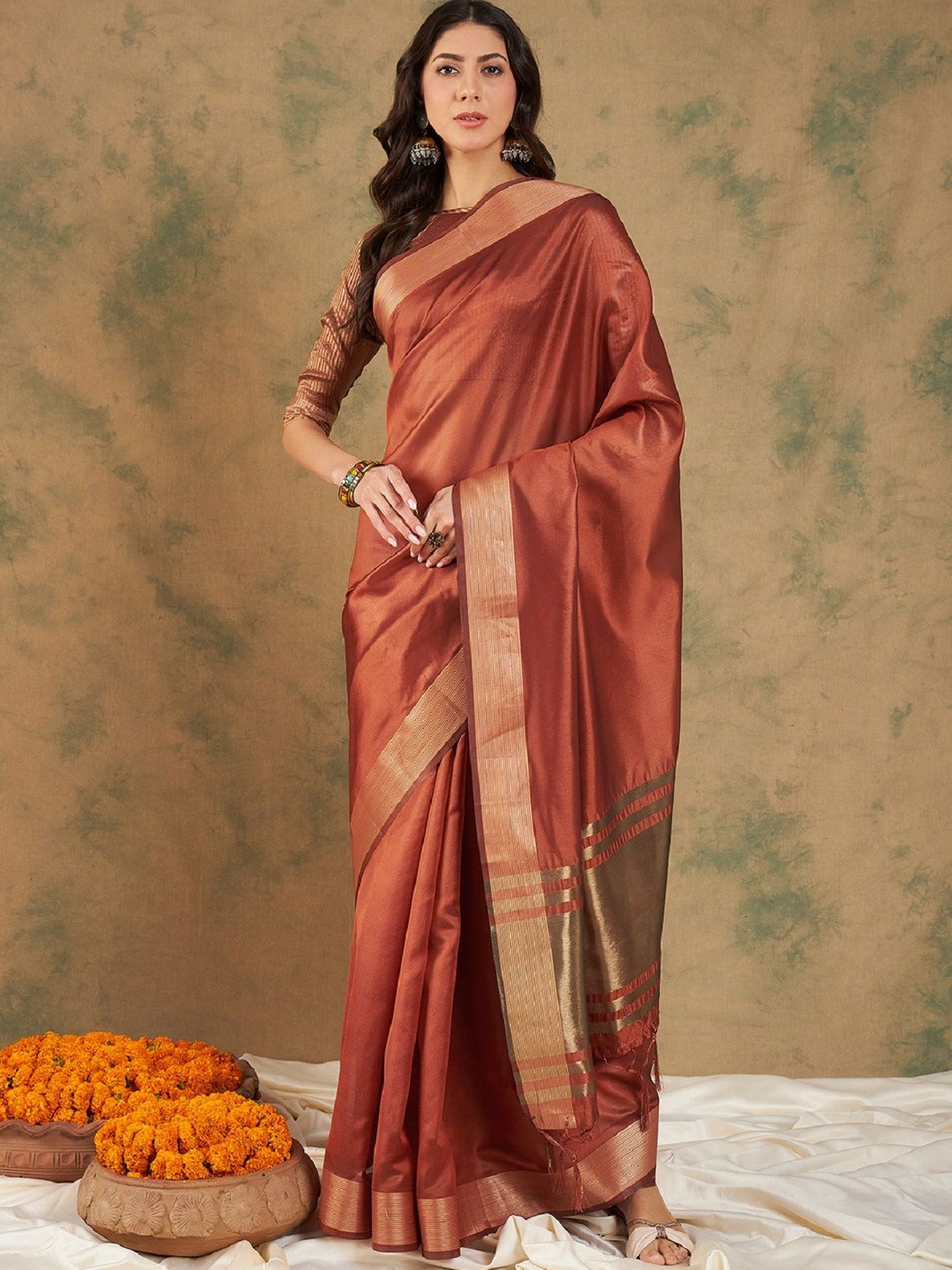 DWIJA FASHION Zari Border Kanjeevaram Saree With Contrast Border