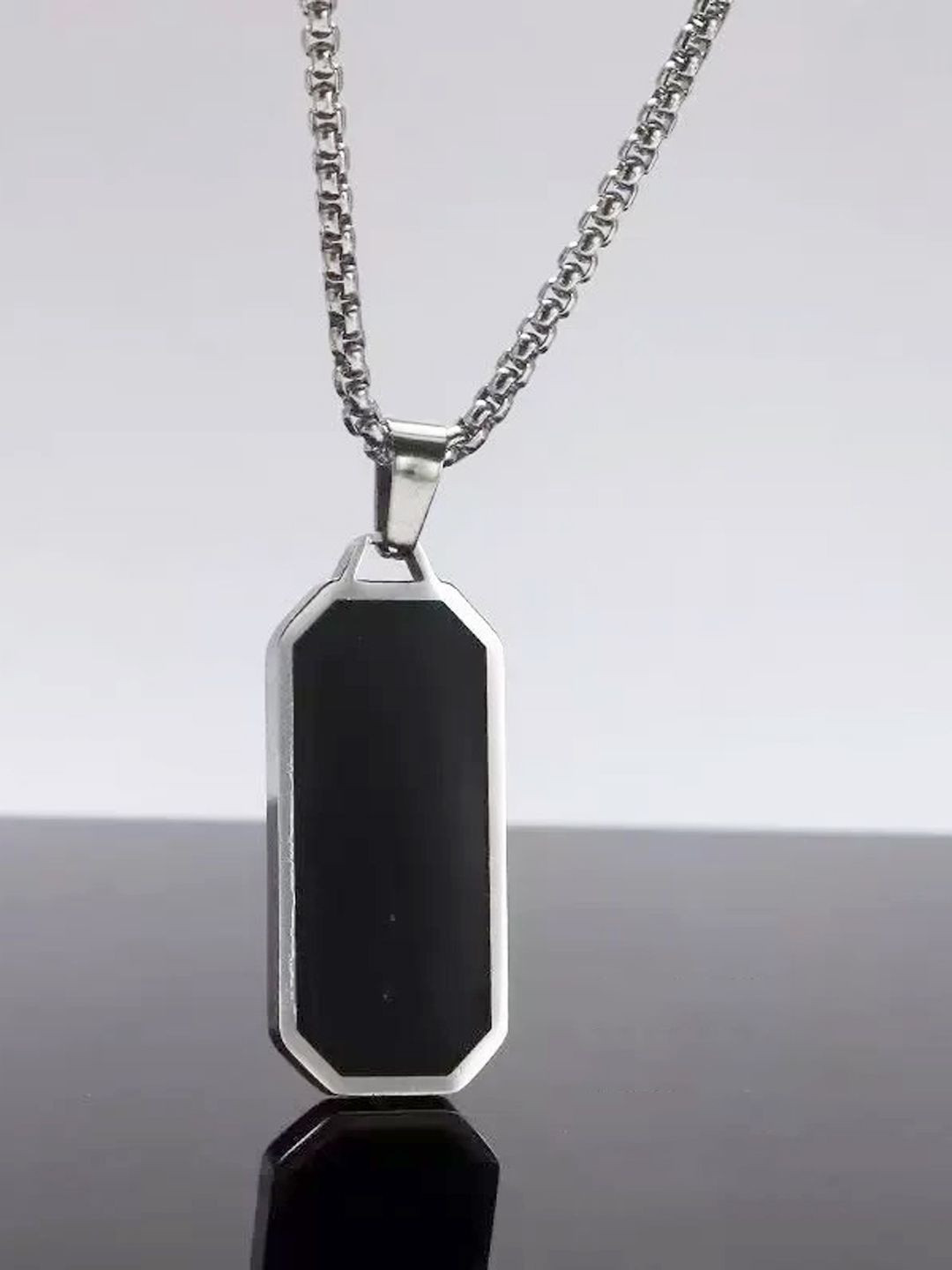 FIMBUL Rectangle Pendant With Chain