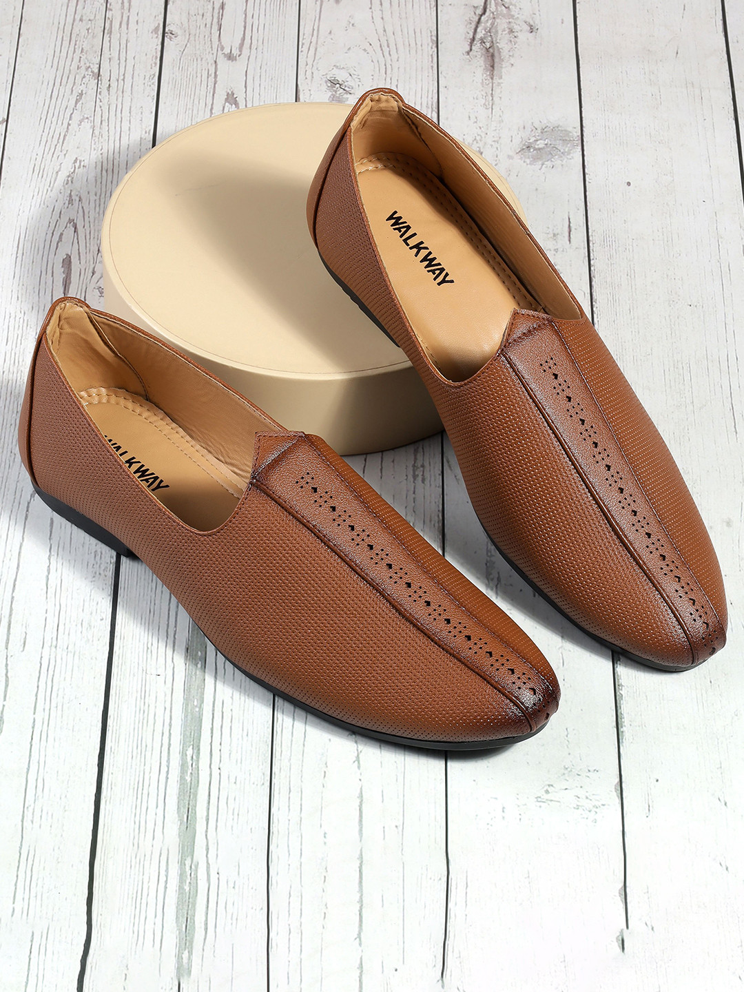 WALKWAY by Metro Men Perforations Round Toe Slip-On Mojaris