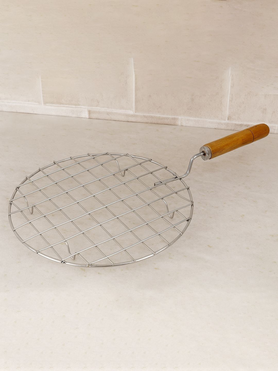 Kuber Industries Silver Toned Papad & Roti  Barbecue Round Jali with Wooden Handle