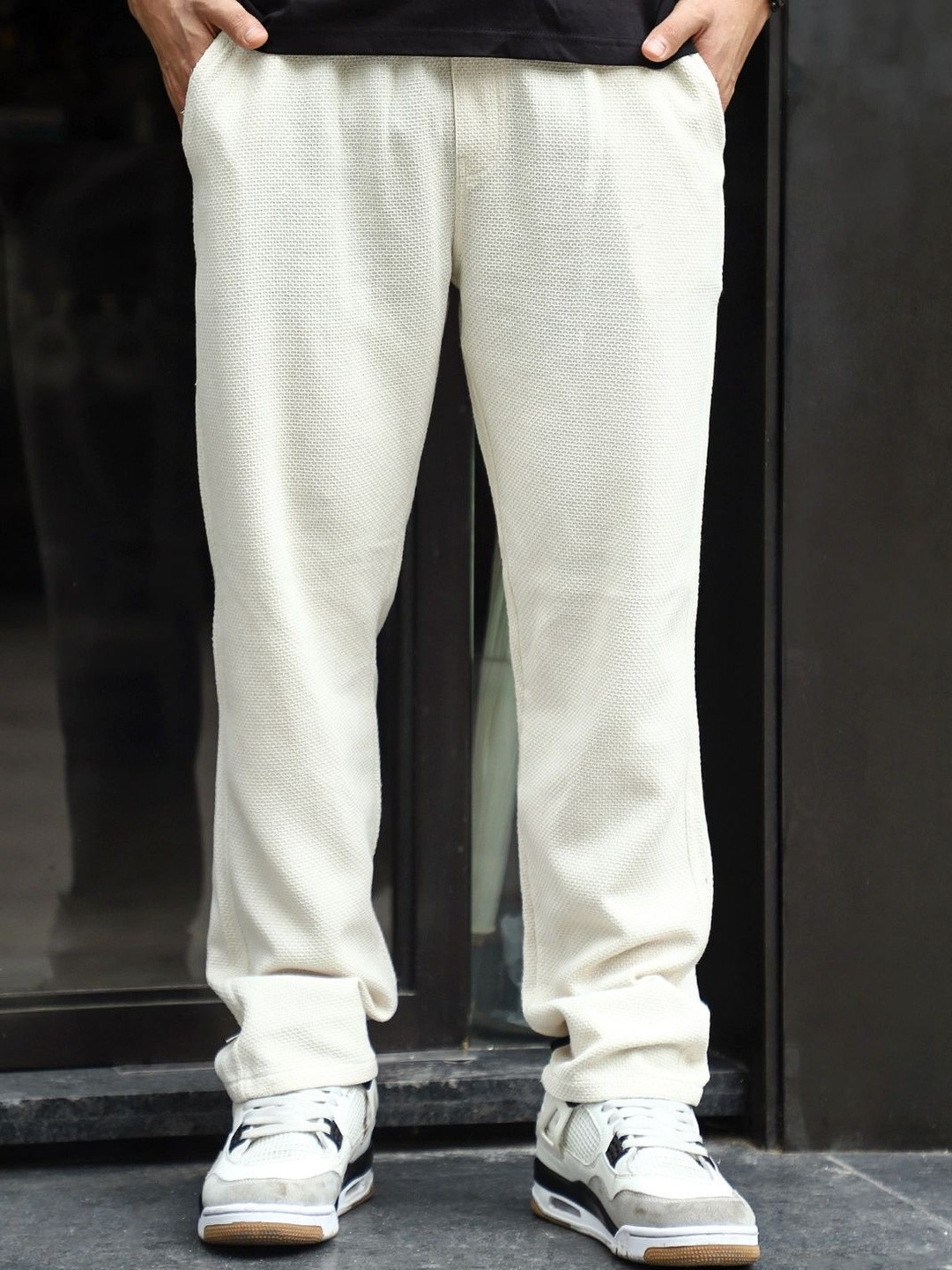 JIMMY & JORDAN Men Textured Regular Fit Mid-Rise Trousers