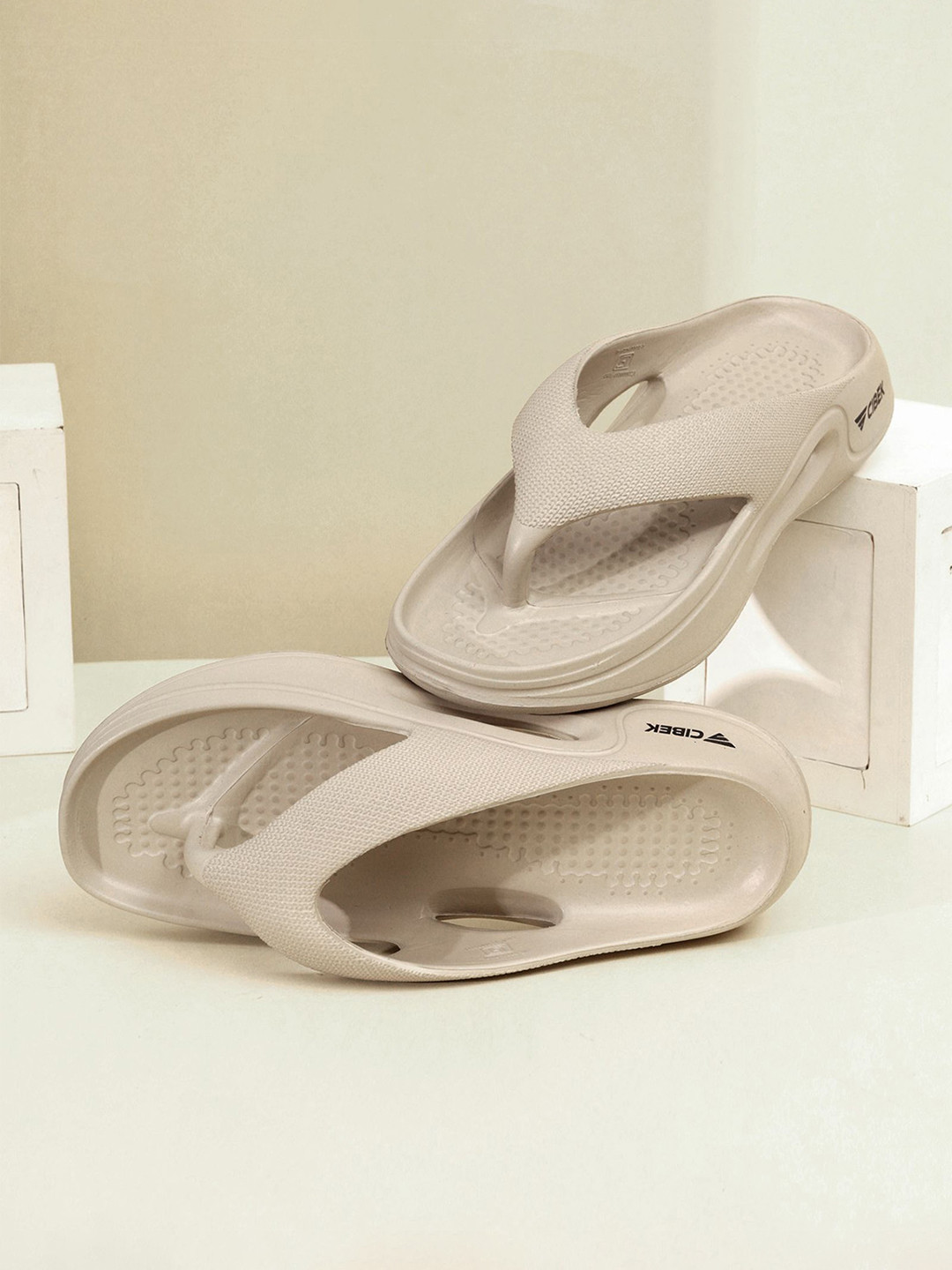 CIBEK Men Waterproof Lightweight Cushion Soft Anti-Skid Thong Flip-Flops