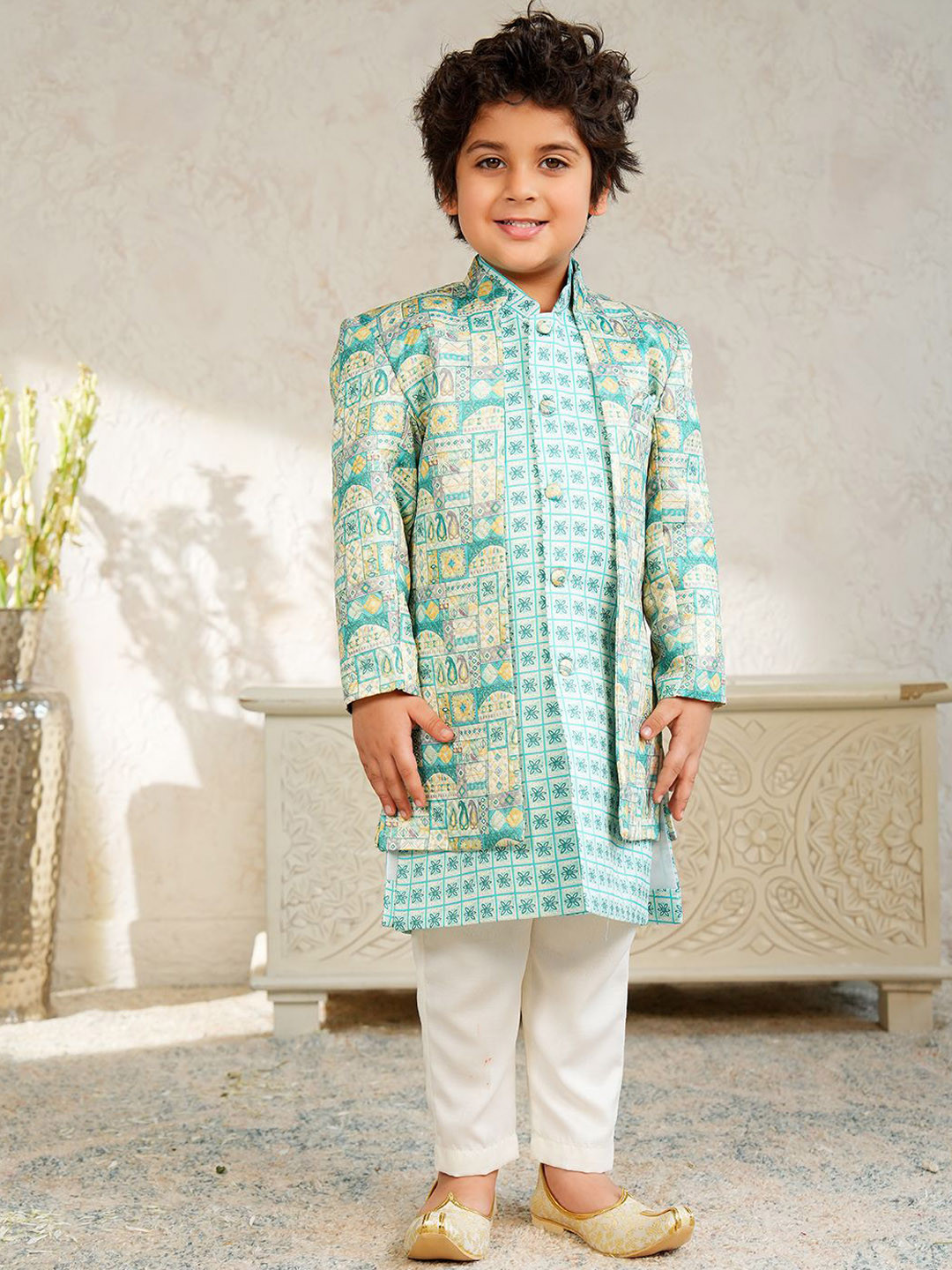 Aj DEZInES Boys Full Sleeves Rich Floral Embroidery Jacquard Sherwani
