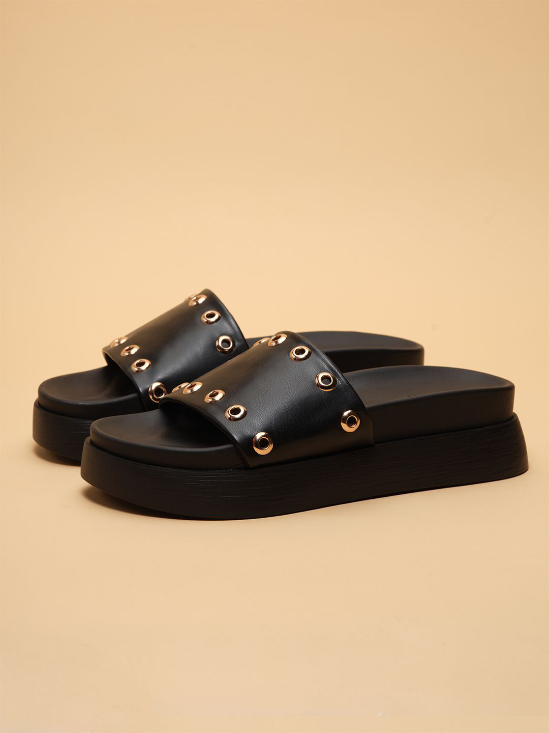 ERIDANI Keva Women Embellished Flatform Sandals