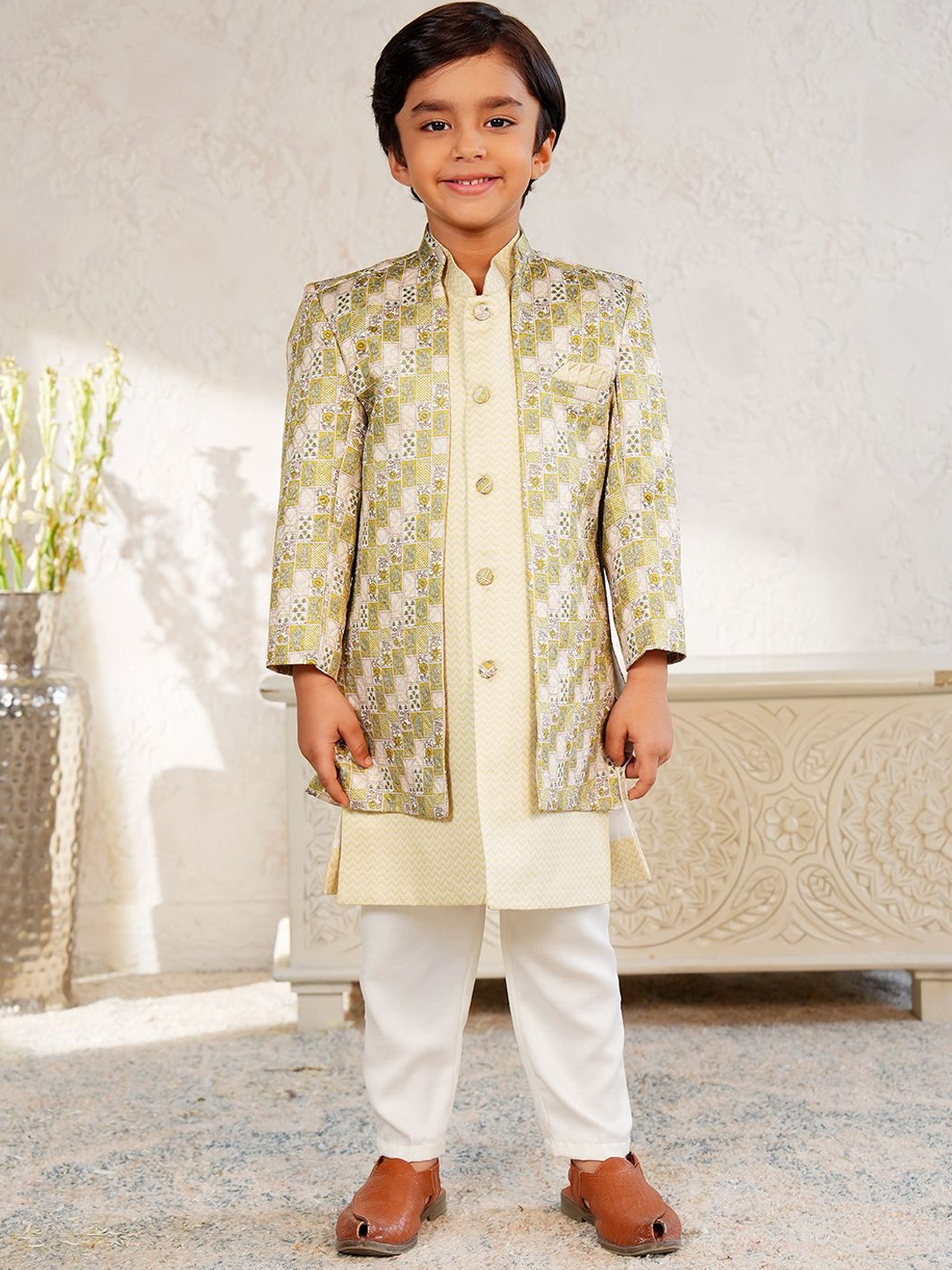 Aj DEZInES Boys Floral Embroidered Full Sleeve Jacquard Sherwani