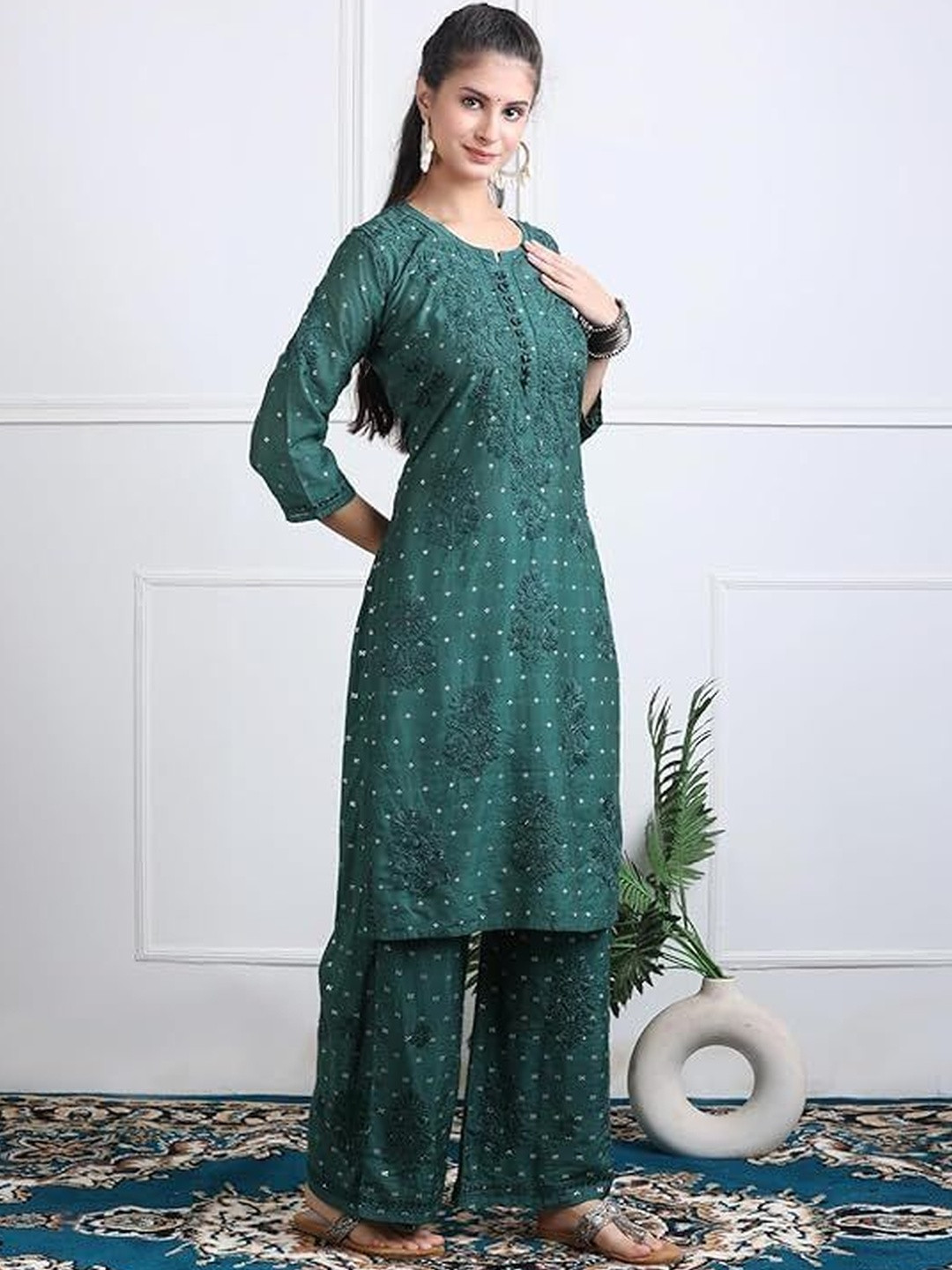 pkz lucknawi chikan Women Floral Embroidered Cotton Kurta with Palazzo