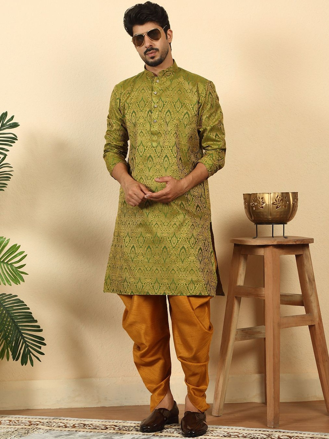 KRAFT INDIA Men Silk Blend Jacquard Kurta With Elastic Dhoti