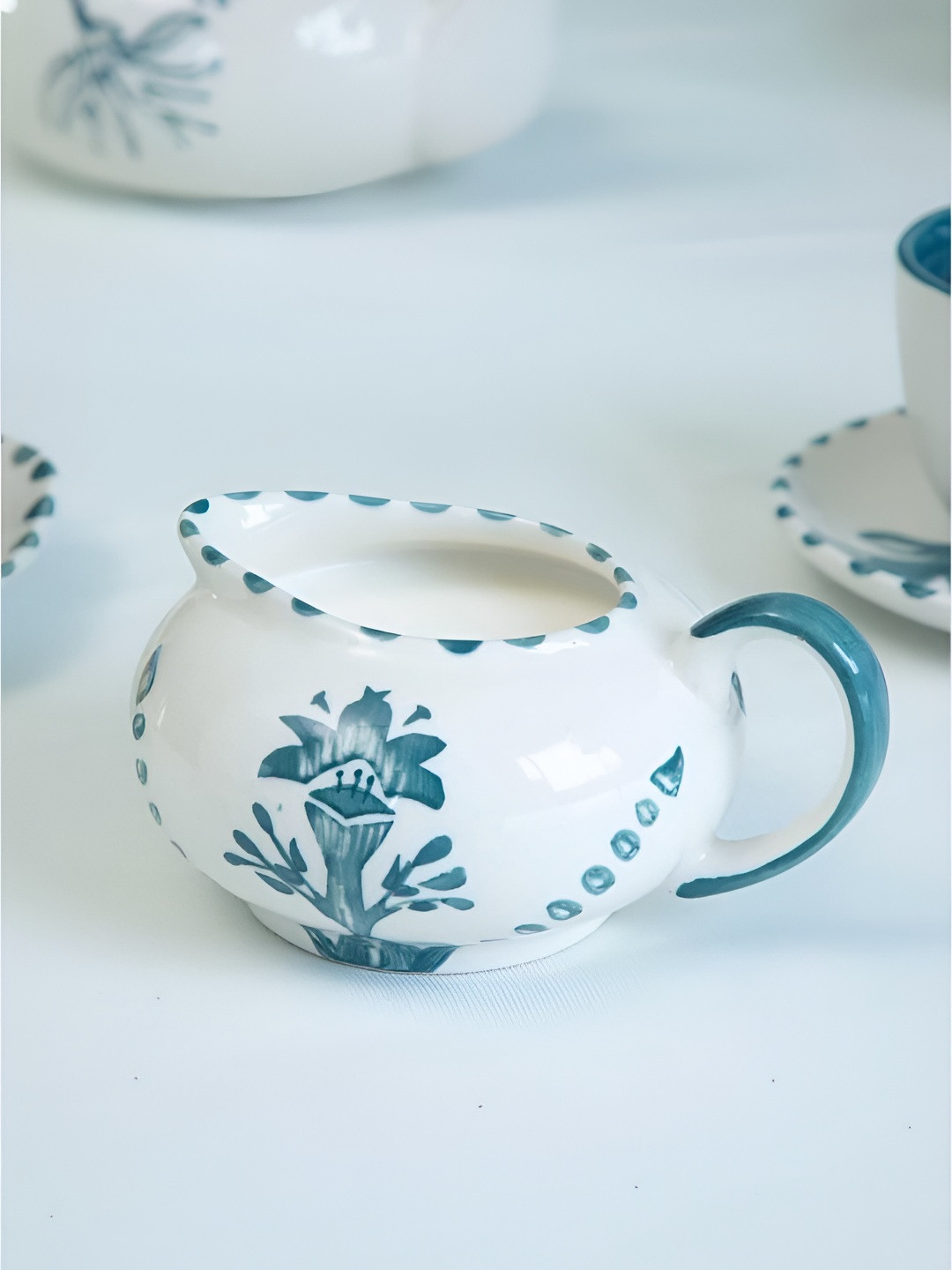 FREEDOM TREE White And Blue Ceramic Dishwasher and Microwave Safe Milk Pitcher Container