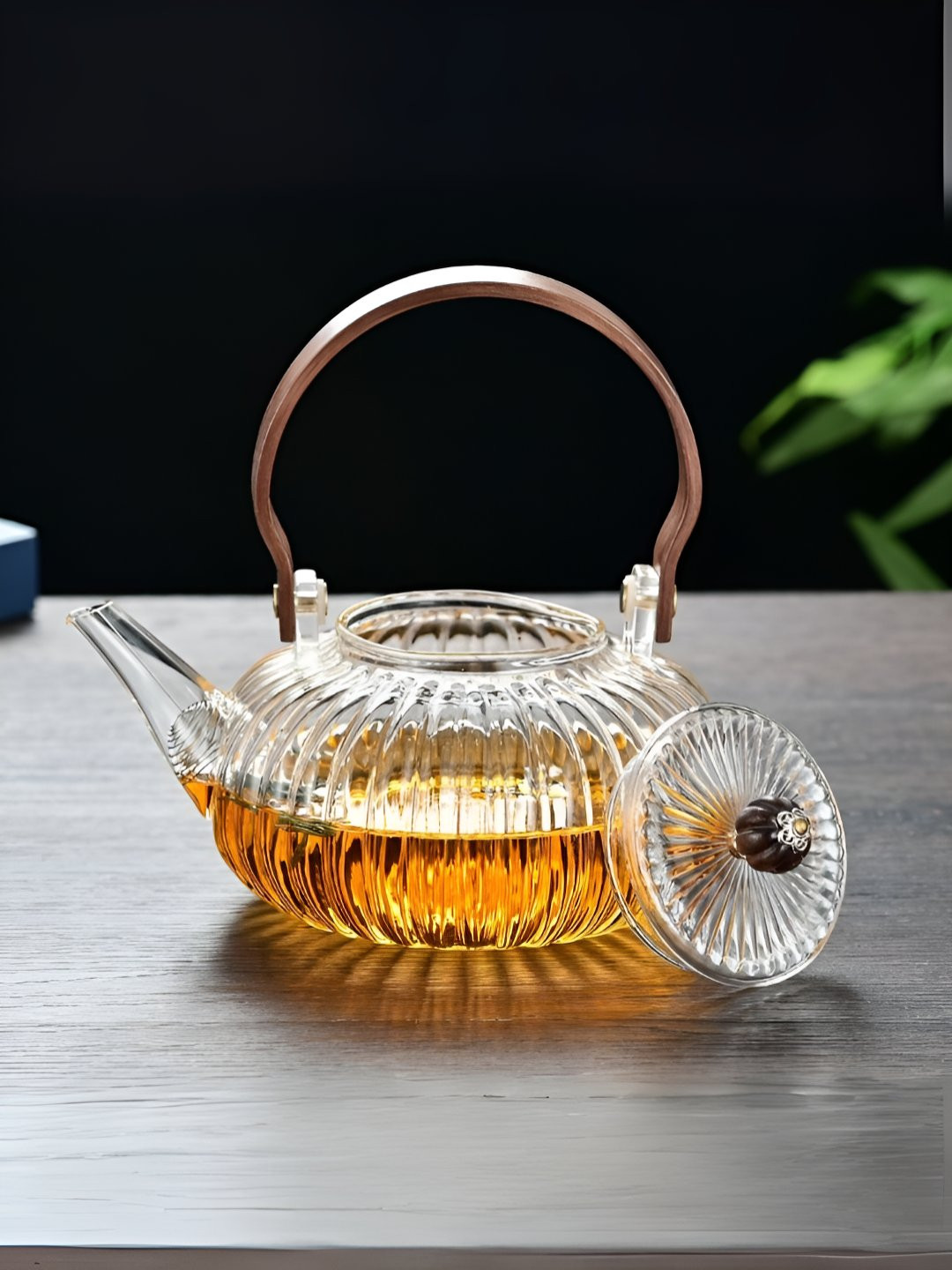 SMOKEY COCKTAIL Transparent & Brown Textured Glass Kettle With Handle