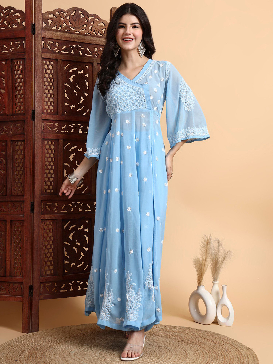House of Pataudi Women Floral Chikankari Embroidered Anarkali Kalidar Kurta with Palazzos