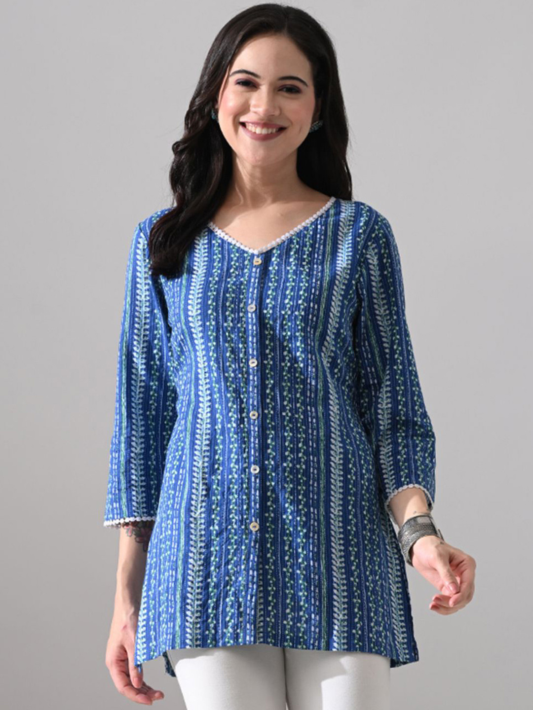 MEESAN Women Ethnic Motifs Printed V-Neck Pure Cotton Straight Short Kurti