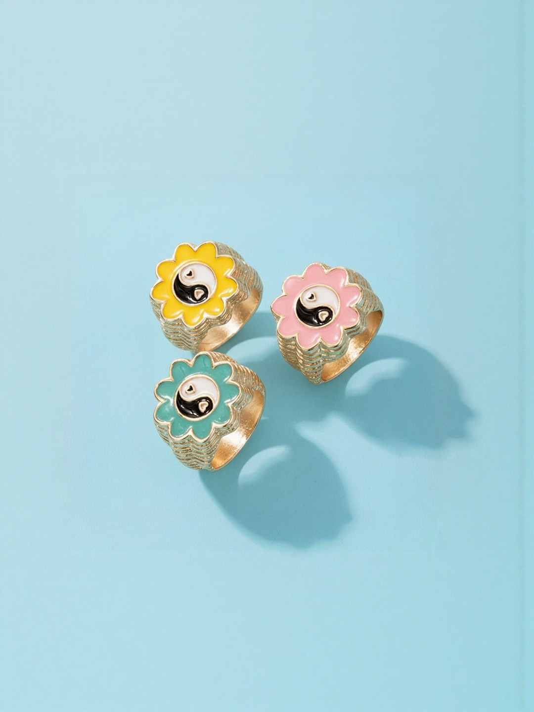 DressBerry Set Of 3 Gold-Plated Enamelled Japanese & Korean Fashion Flower Finger Rings