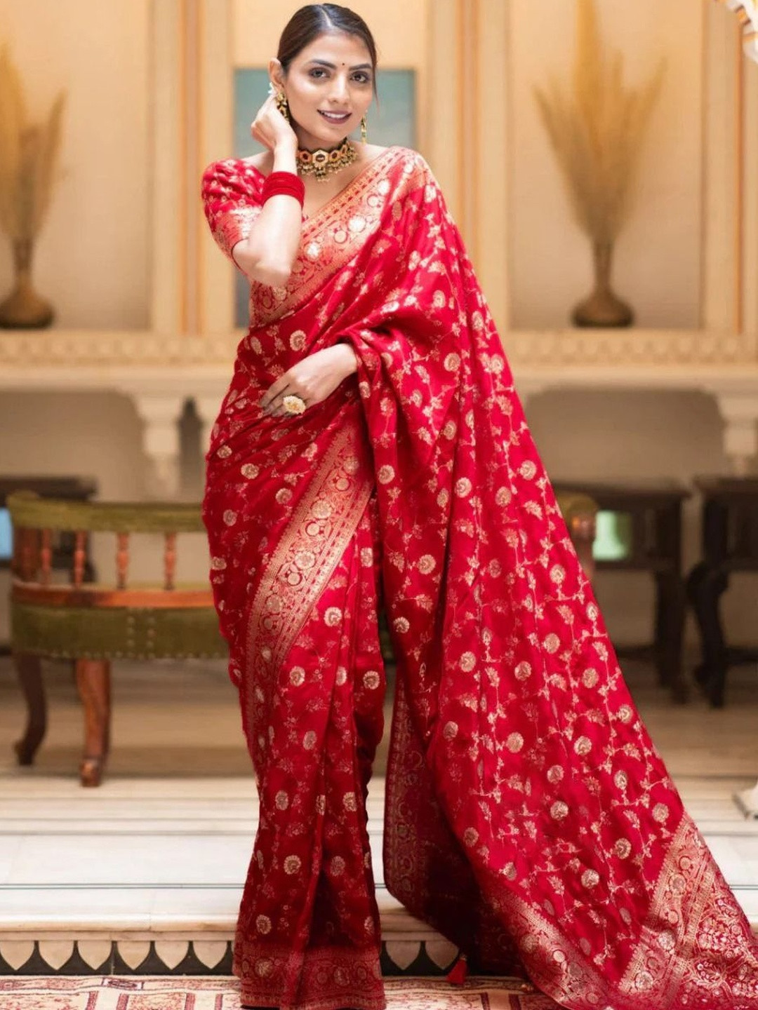 VASTRAAVEDAA Ethnic Motifs Zari Woven Banarasi Saree With Unstithced Blouse Piece