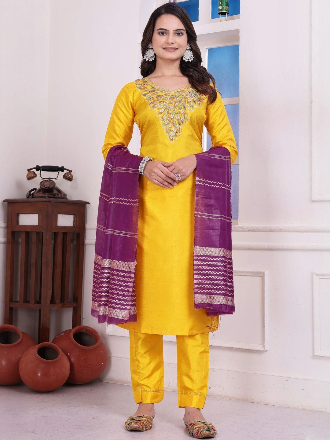 AVNISA ENTERPRISE Women Ethnic Motifs Embroidered Kurta with Trousers & Dupatta
