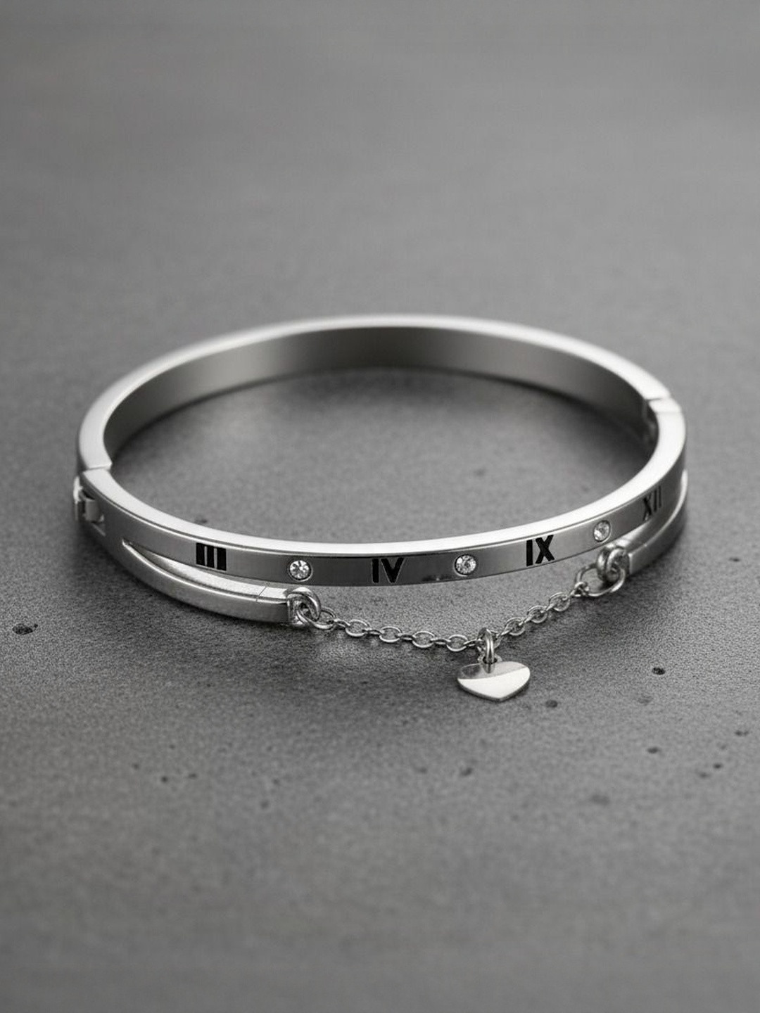 DressBerry Silver-Plated Bangle-Style Roman Numerals Heart Bracelet