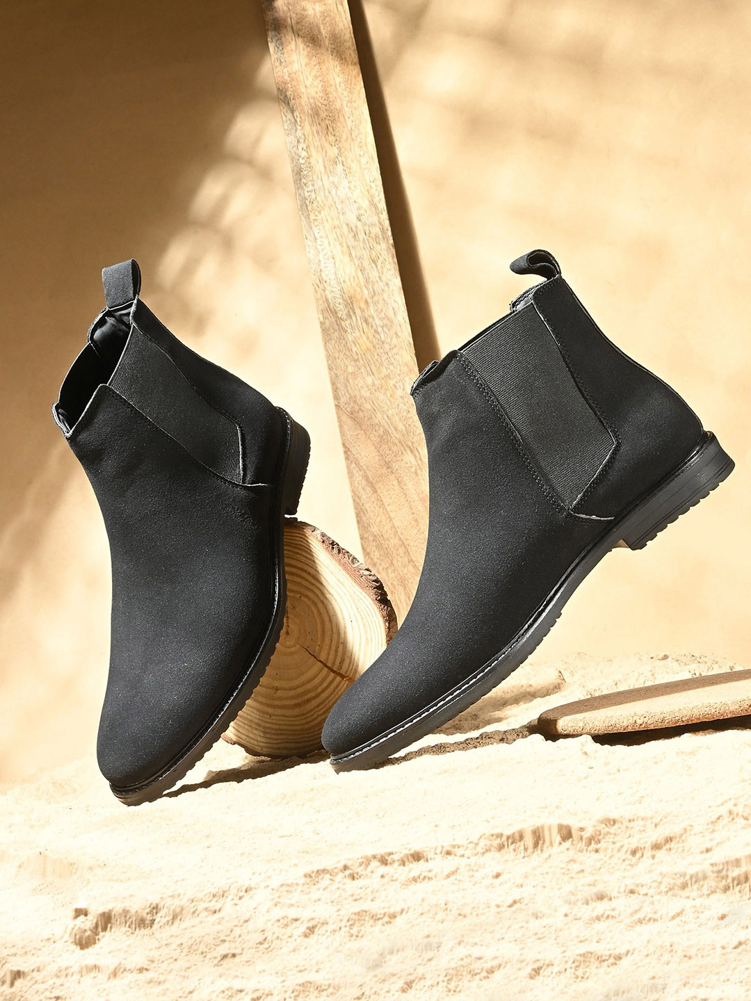 House of Pataudi Men Lightweight Soft Cushioned Footbed Chelsea Boots