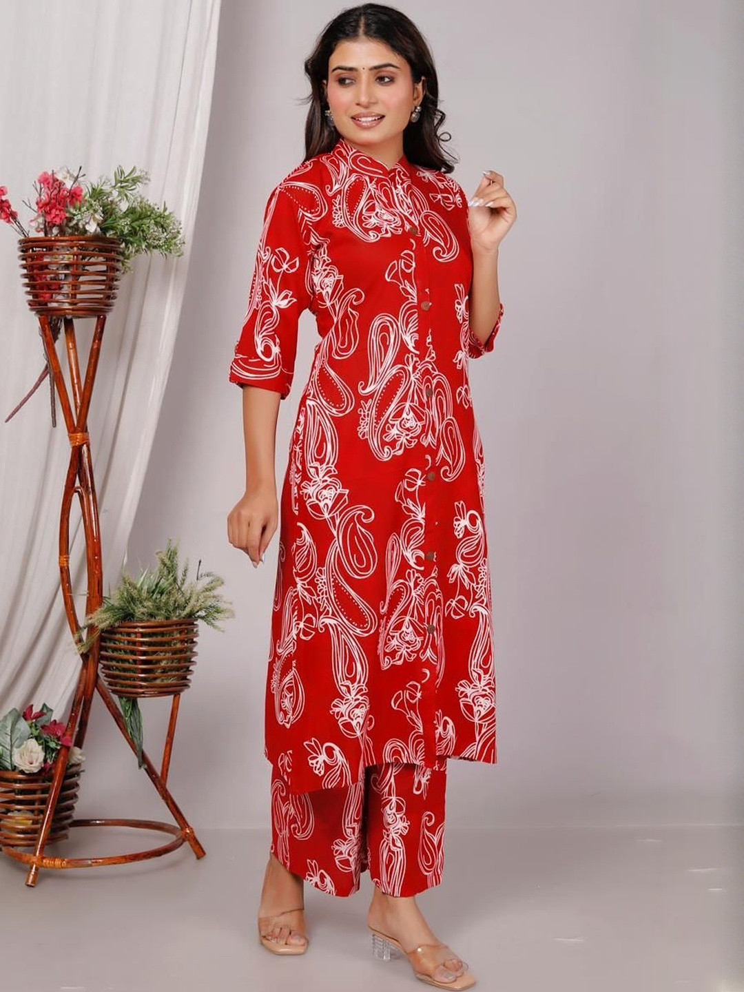 NAVYAAZRI  Paisley Printed Mandarin Collar Screen Kurta With Trousers
