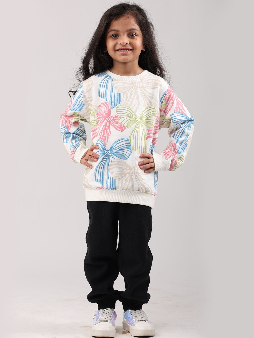 Anthrilo Girls Bow Printed Long Sleeves Sweatshirt With Joggers