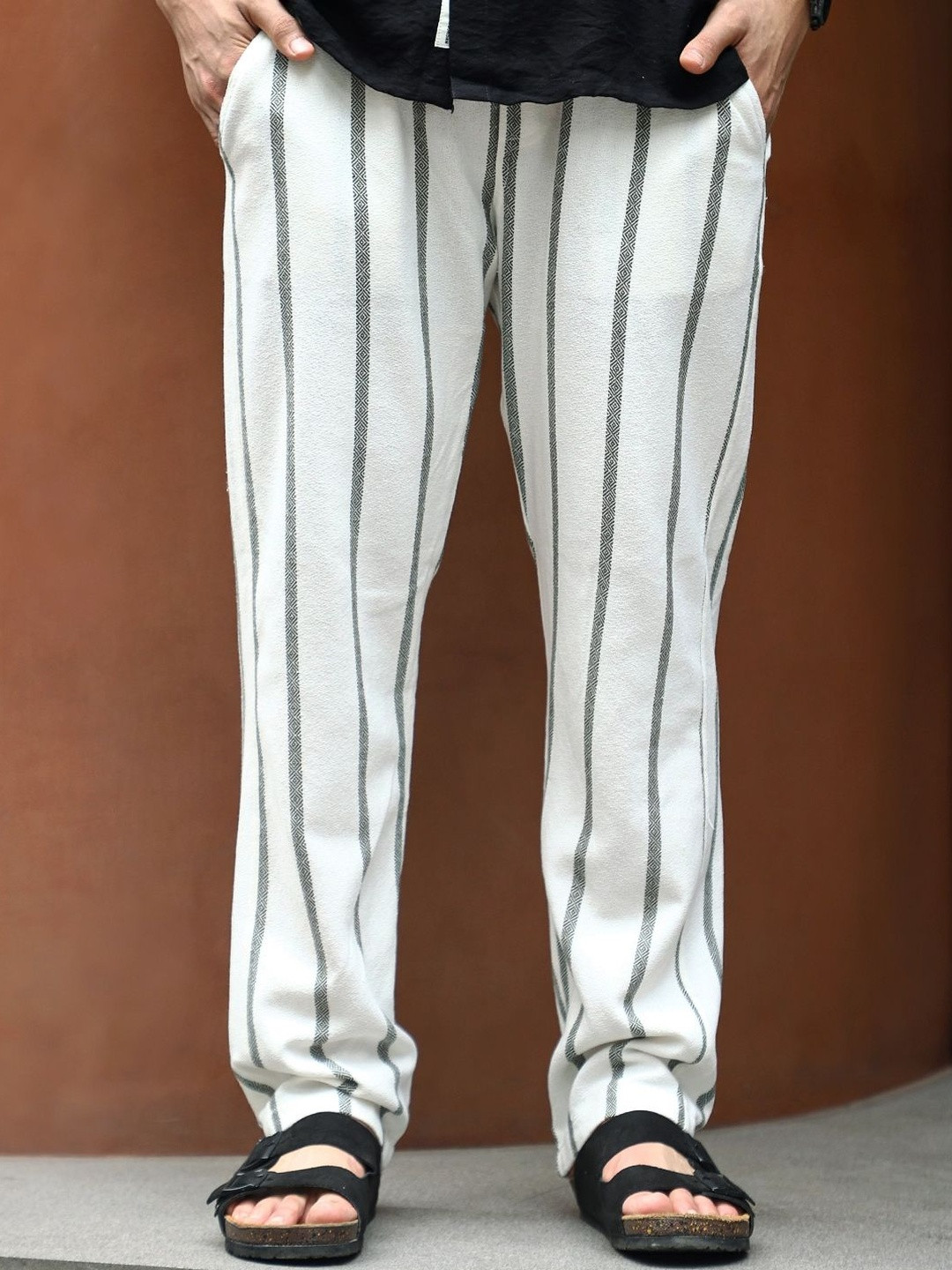 JIMMY & JORDAN Calvenro Men Striped Mid Rise Easy Wash Regular Fit Trousers