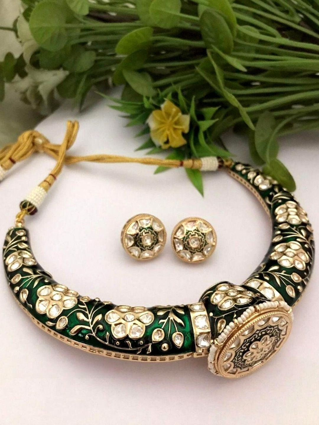 TREEMODA Kundan-Studded Necklace And Earring
