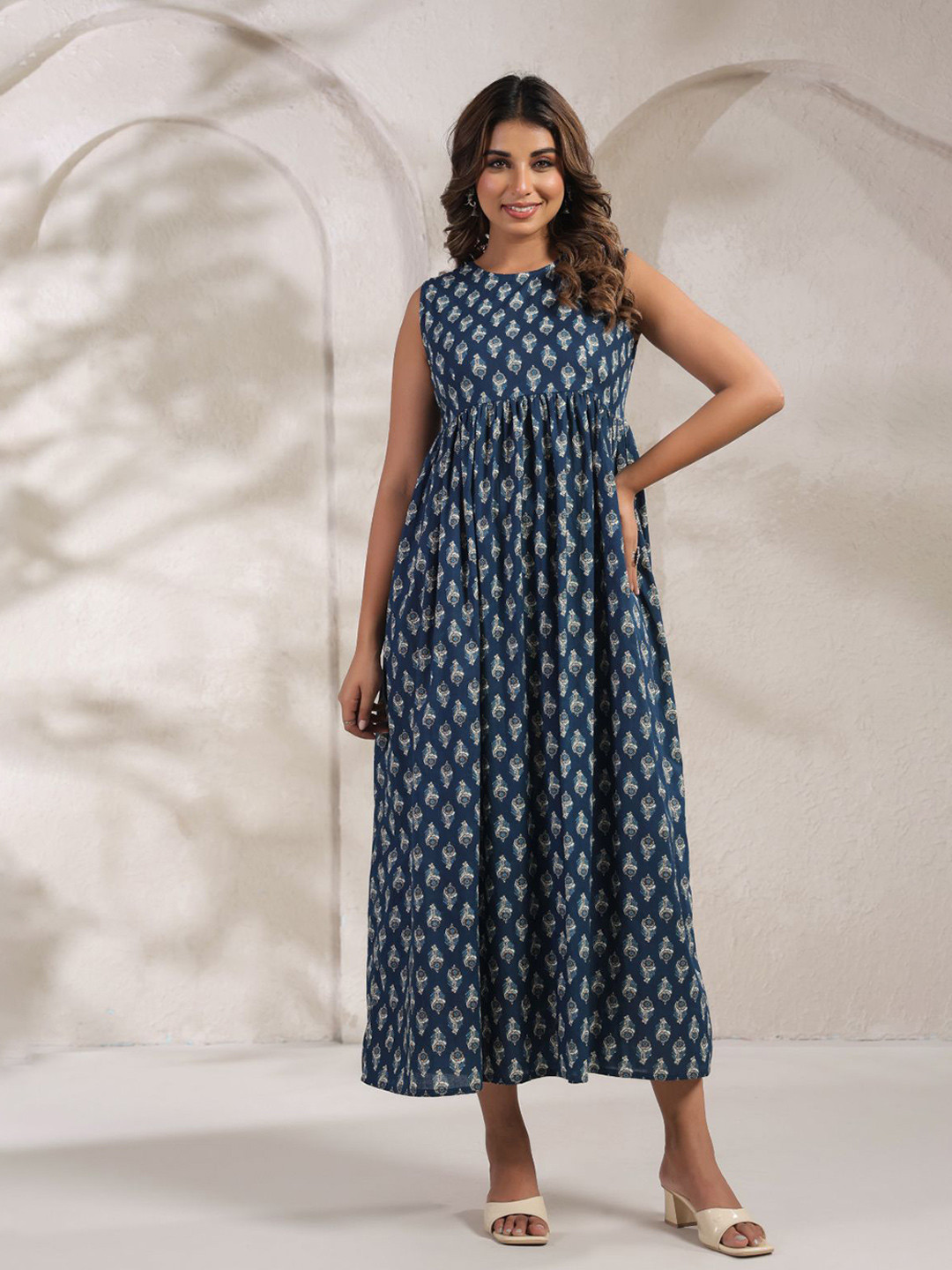 KIROSHAM Ethnic Motifs Printed Sleeveless Tie Ups Datail Fit and Flare Maxi Dress