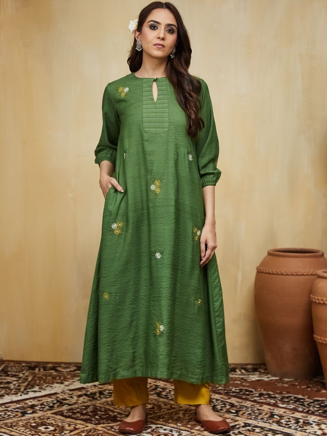 Mushio Women Garden Green floral embroidered Gardenia Cotton Kurta Set