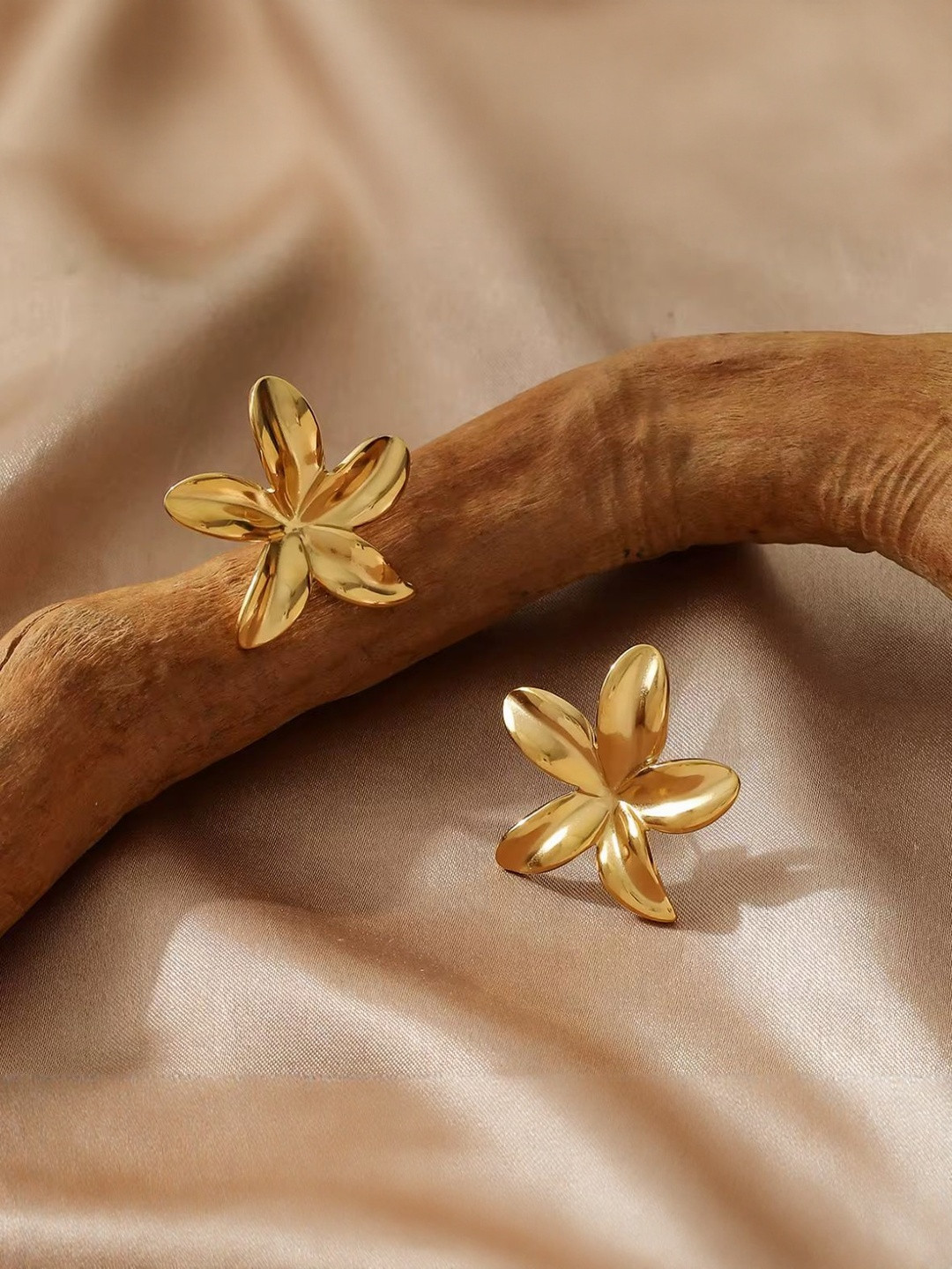 Nitant Floral Petal Stainless Steel Anti Tarnish Studs Earrings
