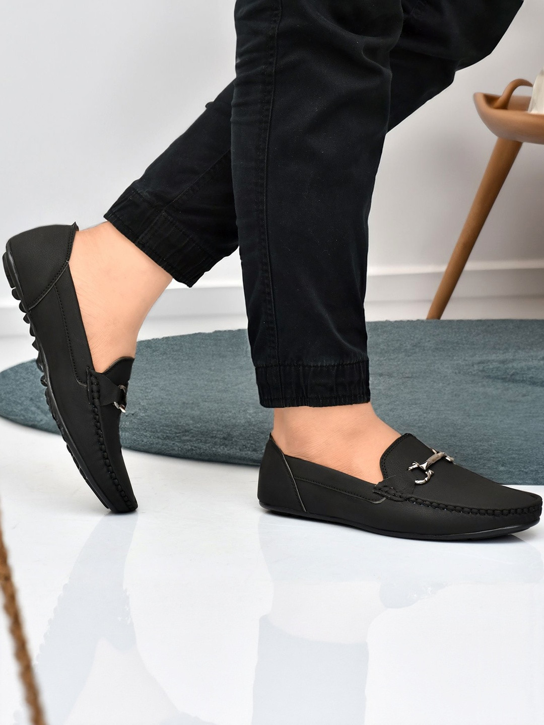 DENSU Men Solid Round Toe Loafers