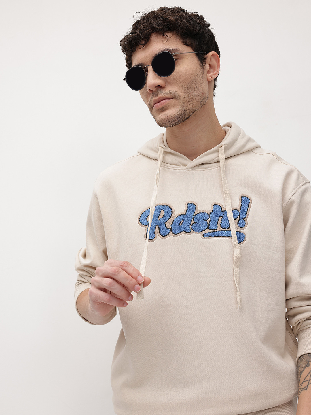 The Roadster Life Co. Brand Logo Applique Relaxed Fit Hooded Sweatshirt