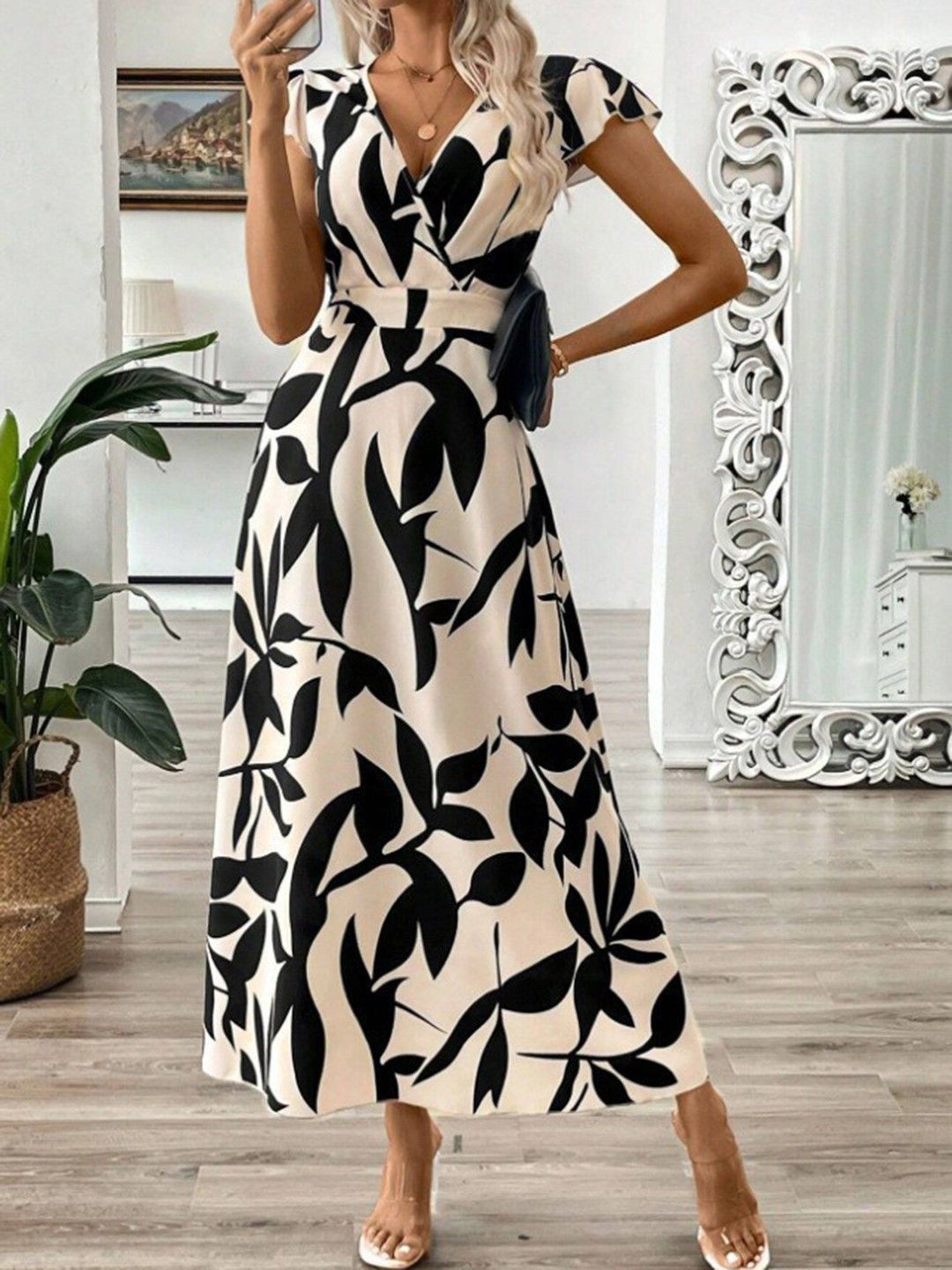 Mast & Harbour Printed V-Neck Monochrome Fit & Flare MaxiDress