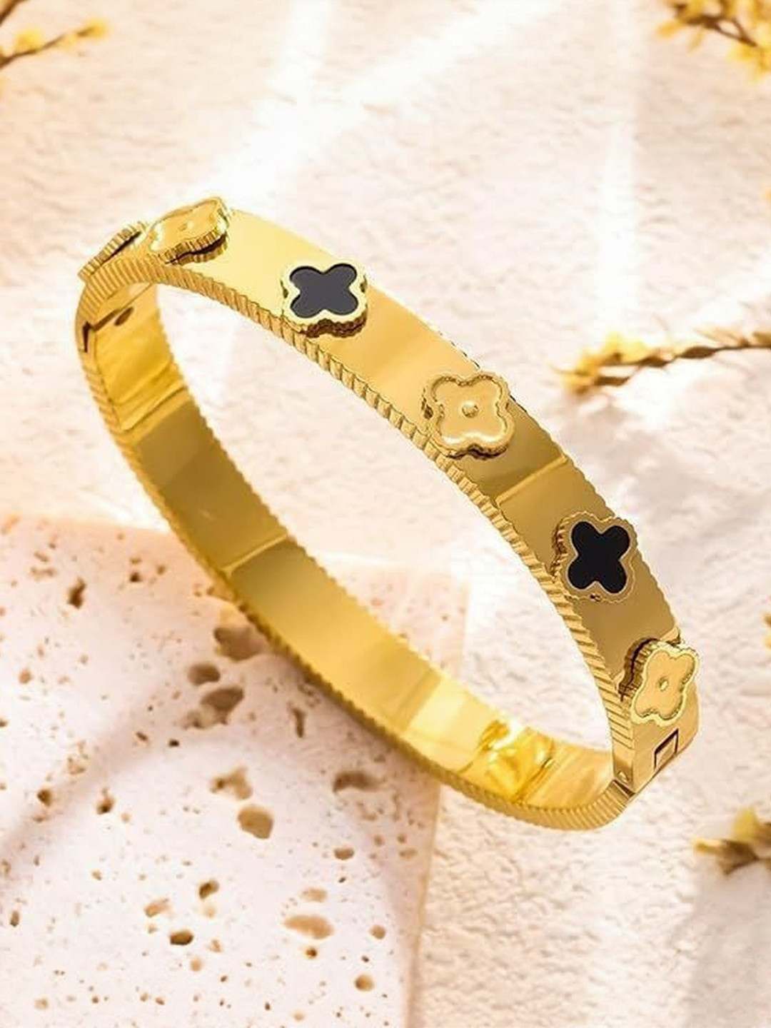 ZAYA Handmade Jewelry Women Clover Leaf Gold-Plated Bangle-Style Bracelet